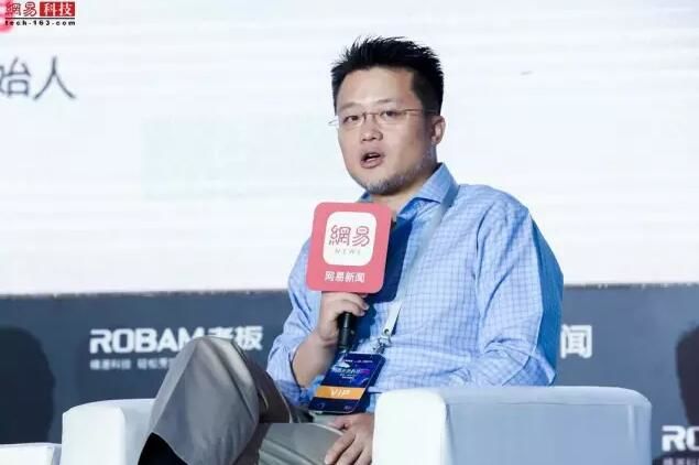 周炜.jpg
